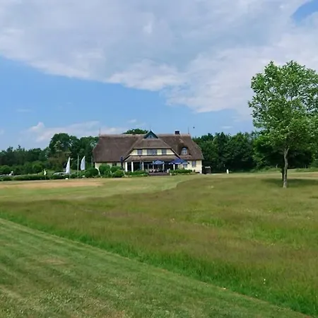 Golfcentrum Schloss Karnitz Ruegen فندق 2*